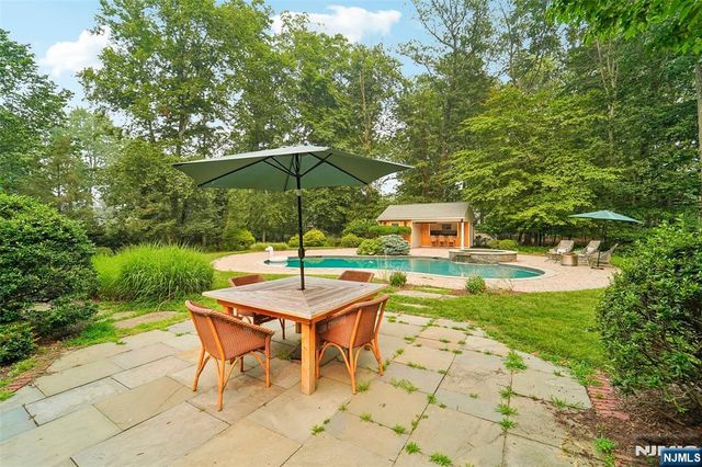 26 Bradrick Lane, Allendale, NJ 07401