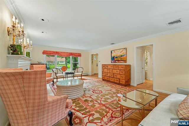 26 Bradrick Lane, Allendale, NJ 07401