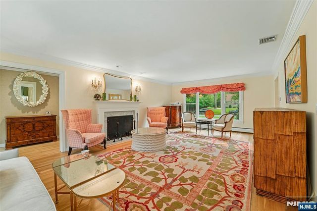 26 Bradrick Lane, Allendale, NJ 07401