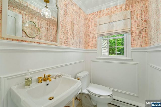 26 Bradrick Lane, Allendale, NJ 07401