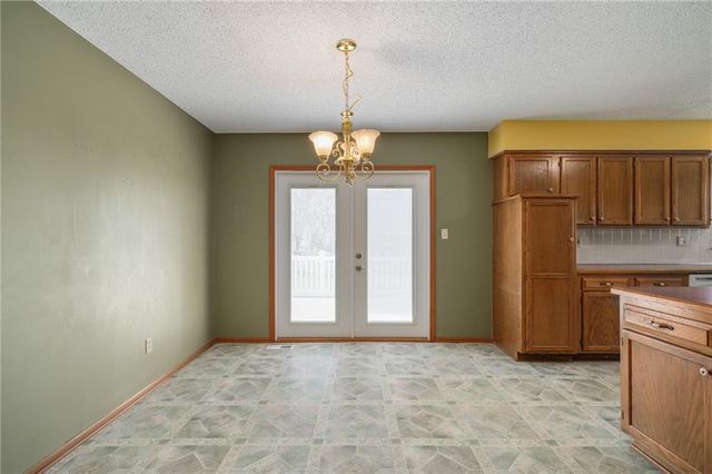 4108 Briarwood Drive, Blue Springs, MO 64015