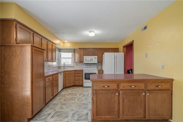 4108 Briarwood Drive, Blue Springs, MO 64015