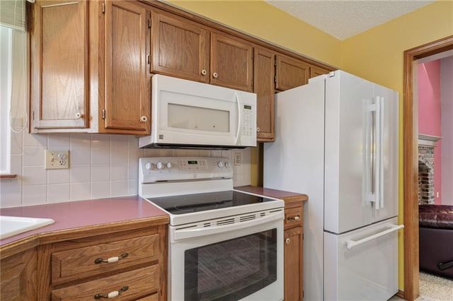 4108 Briarwood Drive, Blue Springs, MO 64015