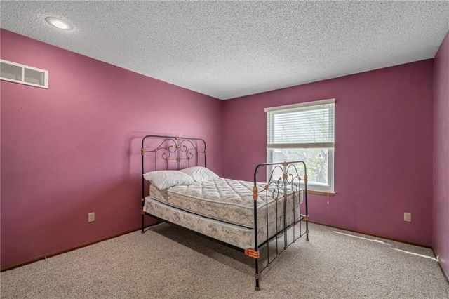 4108 Briarwood Drive, Blue Springs, MO 64015