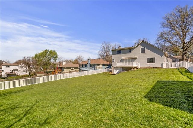 4108 Briarwood Drive, Blue Springs, MO 64015
