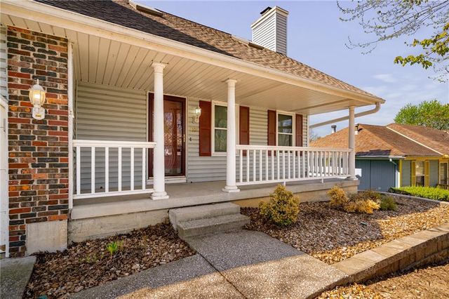 4108 Briarwood Drive, Blue Springs, MO 64015