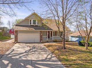 4108 Briarwood Drive, Blue Springs, MO 64015