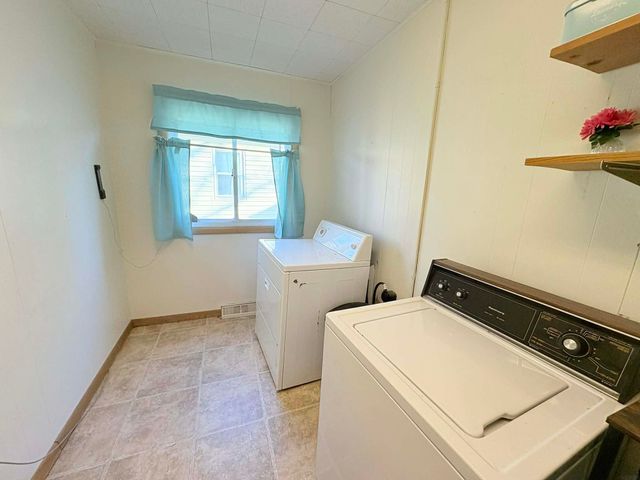 304 Lincoln Street, Plainfield, IA 50666