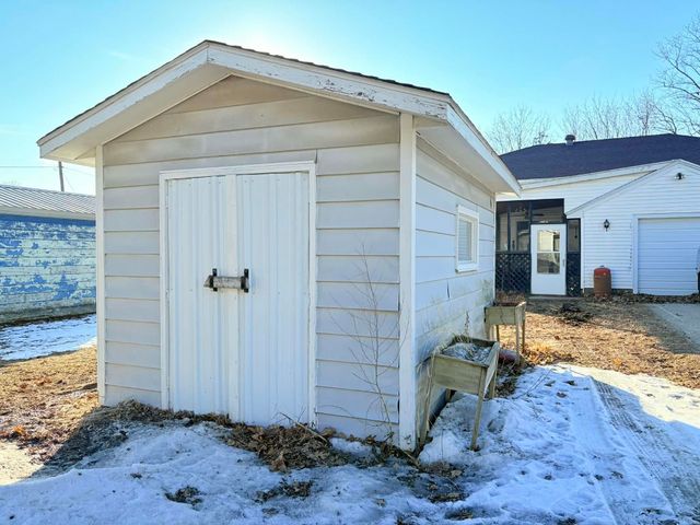 304 Lincoln Street, Plainfield, IA 50666