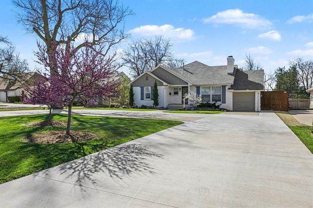 1712 Windsor Place, Nichols Hills, OK 73116
