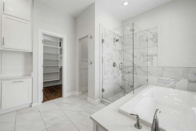 1712 Windsor Place, Nichols Hills, OK 73116