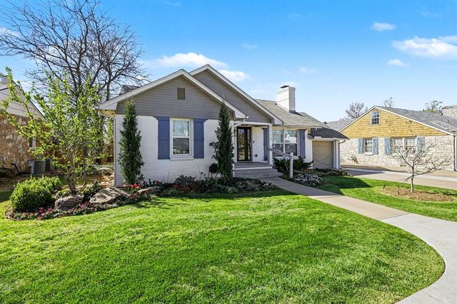 1712 Windsor Place, Nichols Hills, OK 73116
