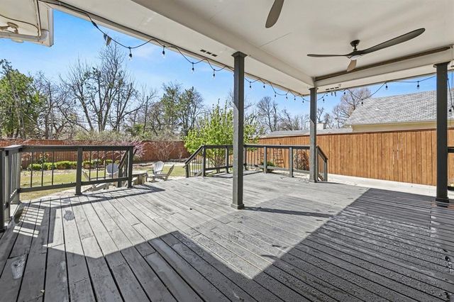 1712 Windsor Place, Nichols Hills, OK 73116