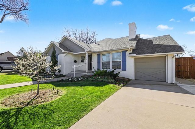 1712 Windsor Place, Nichols Hills, OK 73116