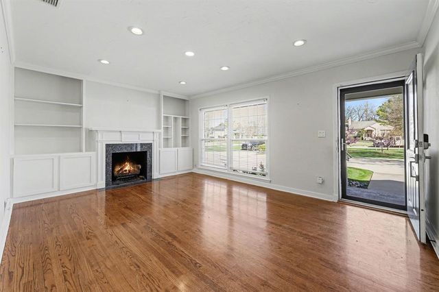 1712 Windsor Place, Nichols Hills, OK 73116