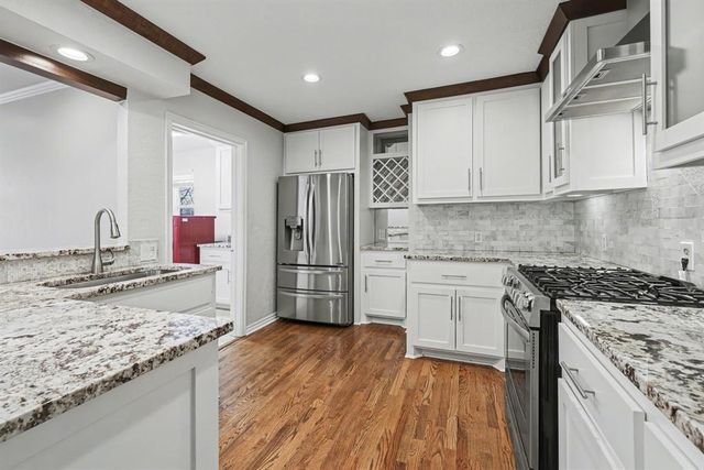 1712 Windsor Place, Nichols Hills, OK 73116
