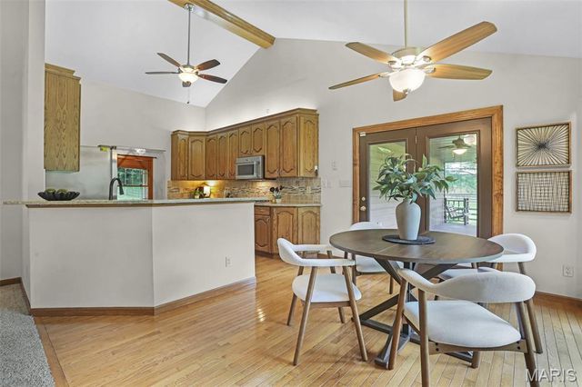 8825 Rosewood Hills Drive, Edwardsville, IL 62025