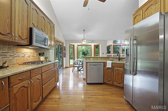 8825 Rosewood Hills Drive, Edwardsville, IL 62025