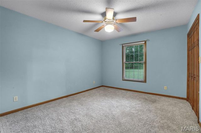 8825 Rosewood Hills Drive, Edwardsville, IL 62025