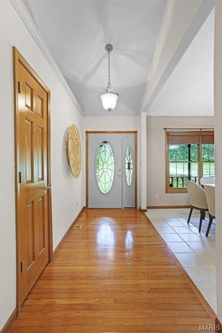 8825 Rosewood Hills Drive, Edwardsville, IL 62025