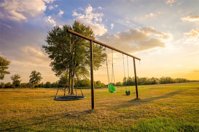 1000 Oil Field RD, Lockhart, TX 78644