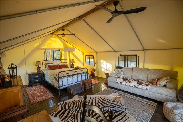 1000 Oil Field RD, Lockhart, TX 78644