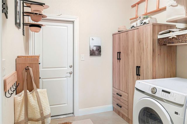 1000 Oil Field RD, Lockhart, TX 78644