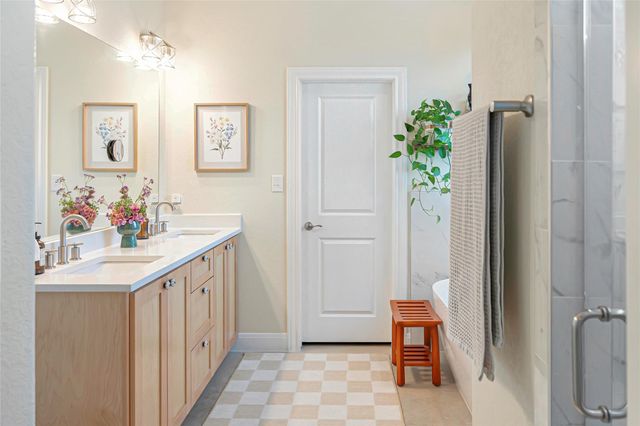 1000 Oil Field RD, Lockhart, TX 78644