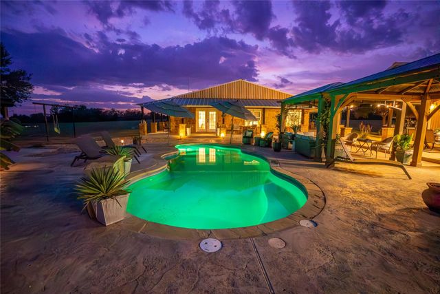 1000 Oil Field RD, Lockhart, TX 78644