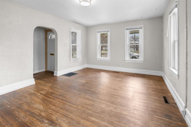 207 Denver Street, Waterloo, IA 50701