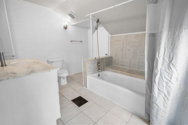 207 Denver Street, Waterloo, IA 50701