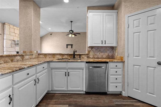 120 Wagon Wheel Circle, Leonard, TX 75452