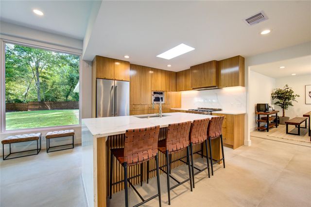 303 Isolde Drive, Houston, TX 77024