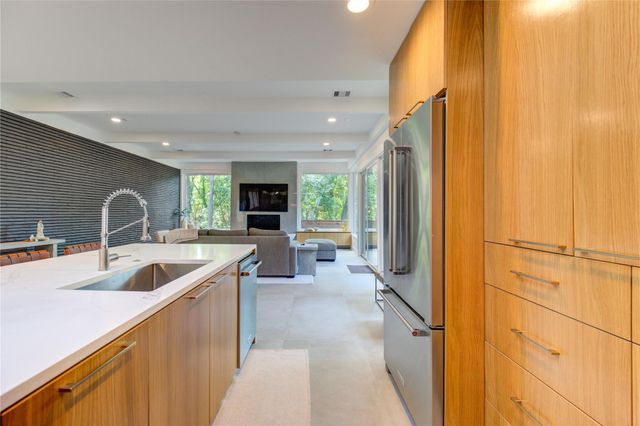 303 Isolde Drive, Houston, TX 77024