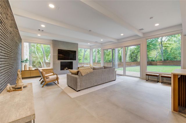 303 Isolde Drive, Houston, TX 77024