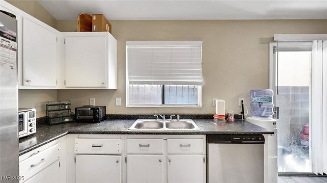 4609 Little Finch Lane, Las Vegas, NV 89115