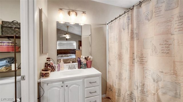 4609 Little Finch Lane, Las Vegas, NV 89115