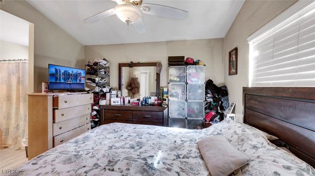 4609 Little Finch Lane, Las Vegas, NV 89115