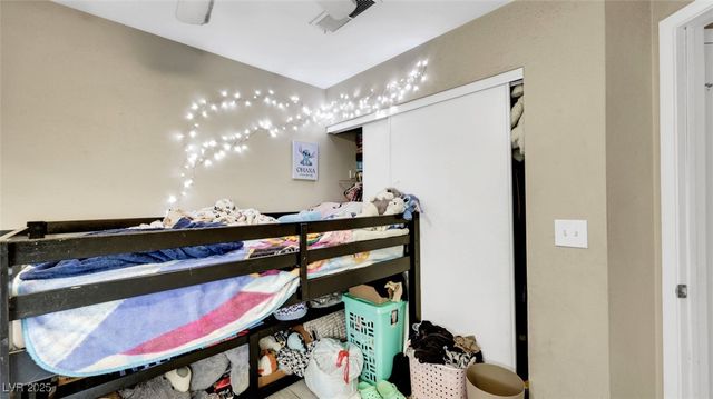 4609 Little Finch Lane, Las Vegas, NV 89115