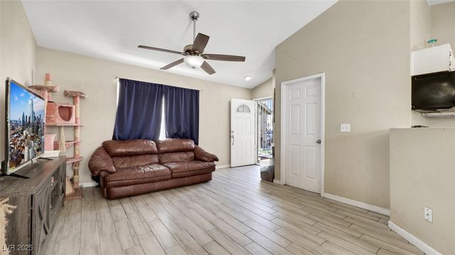 4609 Little Finch Lane, Las Vegas, NV 89115