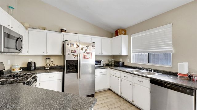 4609 Little Finch Lane, Las Vegas, NV 89115