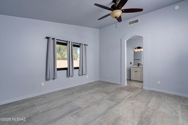 4240 W Gatekeeper Drive, Tucson, AZ 85741