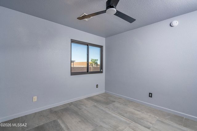4240 W Gatekeeper Drive, Tucson, AZ 85741