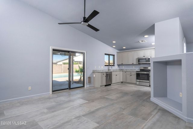 4240 W Gatekeeper Drive, Tucson, AZ 85741
