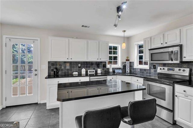 915 Charter Club Drive, Lawrenceville, GA 30043