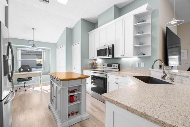 1025 NEW WINSOR LOOP 28, Sun City Center, FL 33573