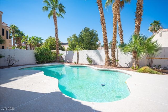 8420 Bay Crest Drive, Las Vegas, NV 89128