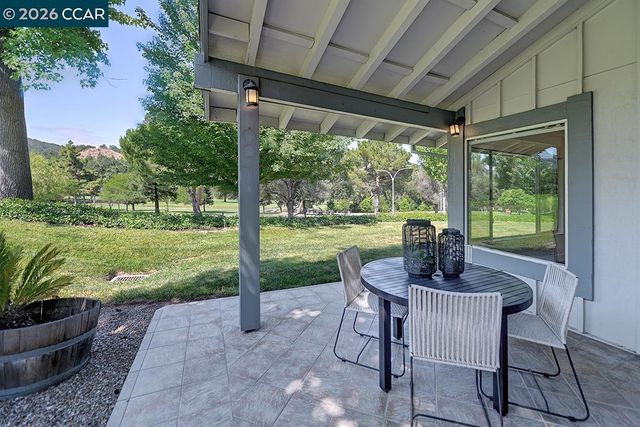 997 Terra California Dr 1, Walnut Creek, CA 94595