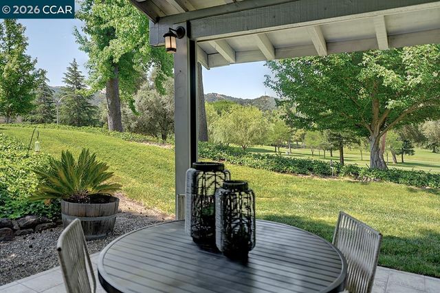 997 Terra California Dr 1, Walnut Creek, CA 94595