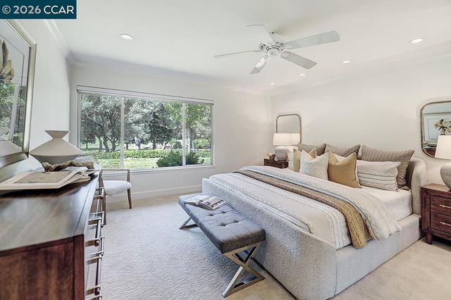 997 Terra California Dr 1, Walnut Creek, CA 94595